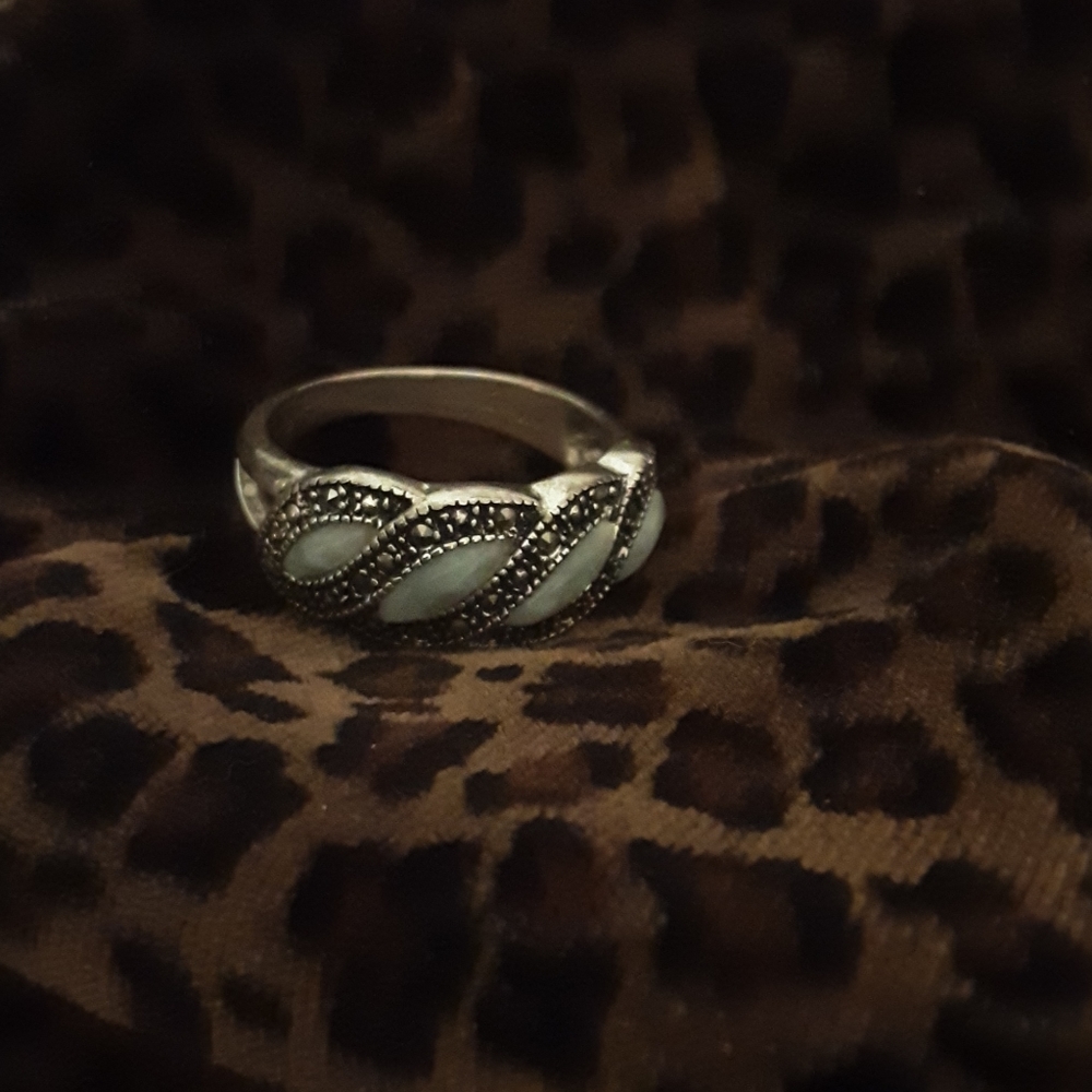 Avon Ring - image 4